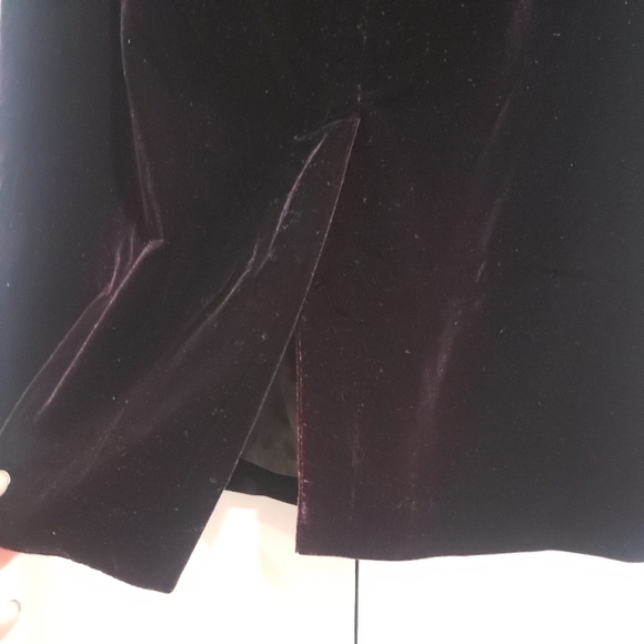 Vintage Cleo Velvet Skirt Burgundy Made in Canada - Picture 7 of 10